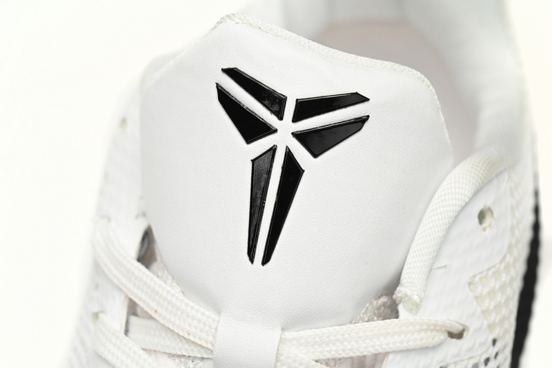 Nike Kobe 11 EM Low“Fundamental”