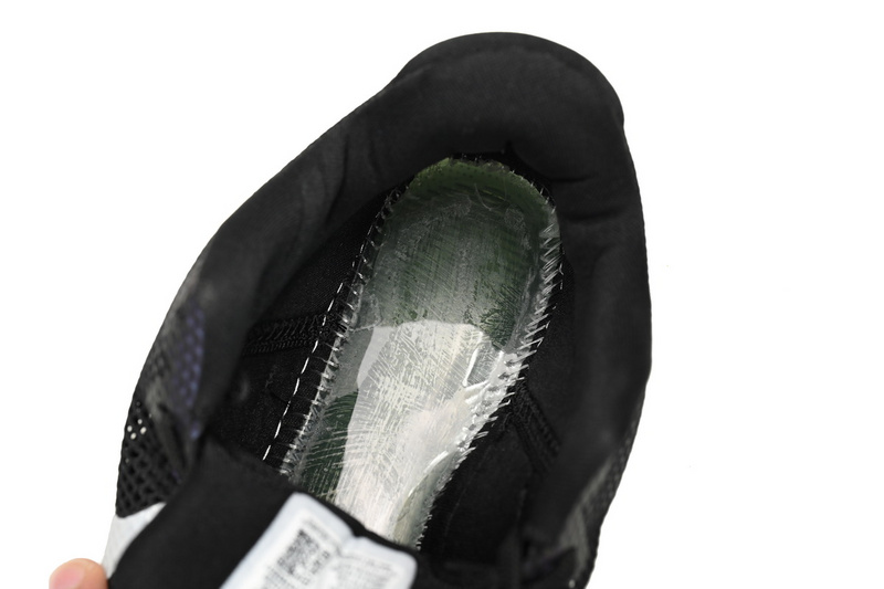 Nike Kobe 11 EM Low lnvisibility Cloak