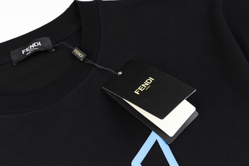 Fendi T-Shirt 1