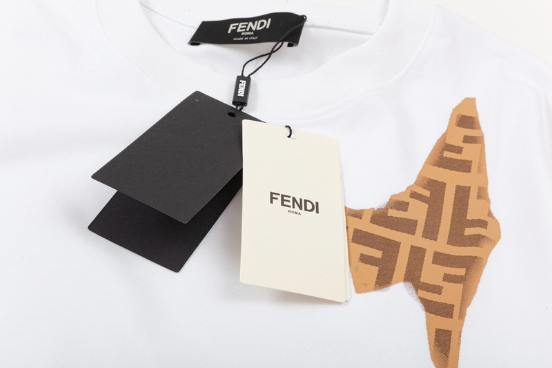 Fendi T-Shirt 3
