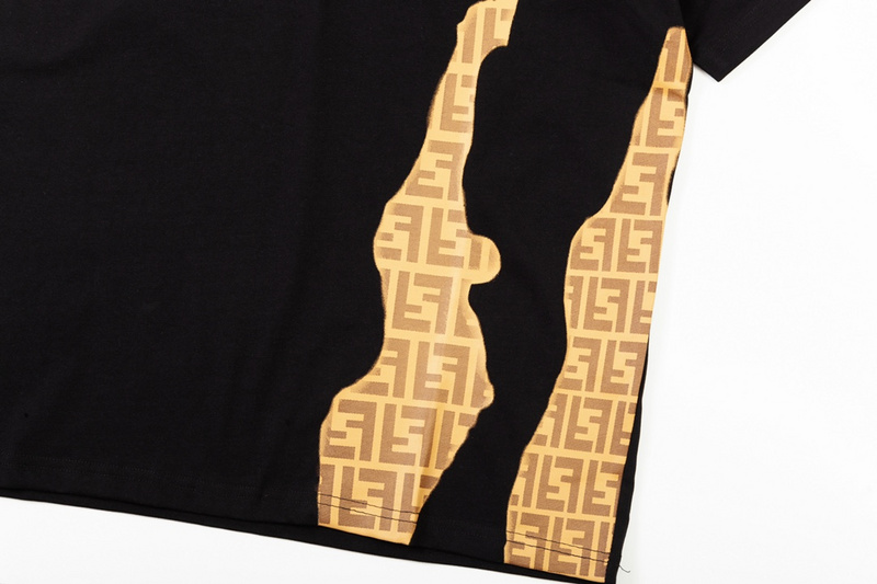 Fendi T-Shirt 3