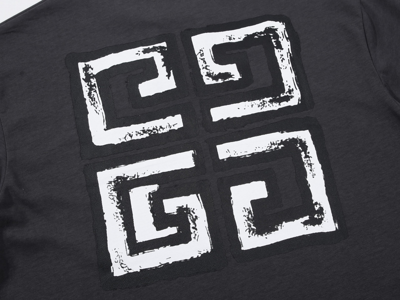 Givenchy T-Shirt Graffiti