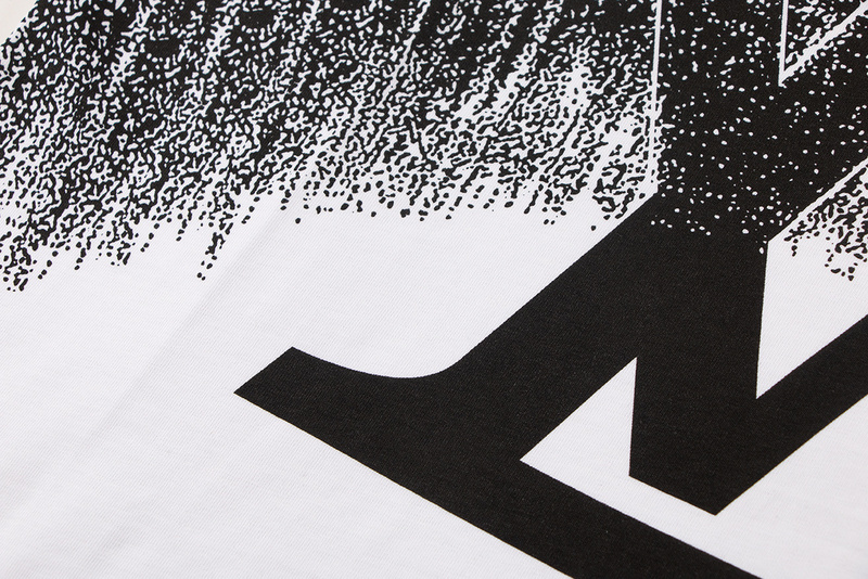 Louis Vuitton T-Shirt 204750