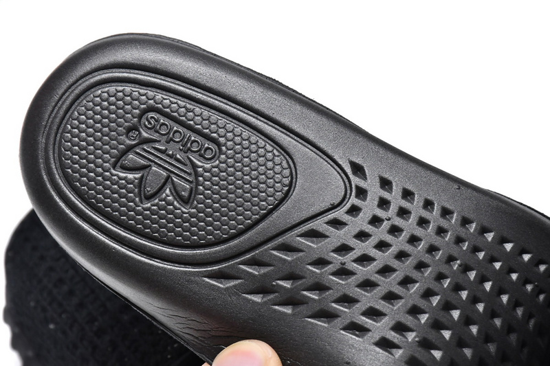 🔥🔥🔥Adidas Yeezy Boost 350 V2 Black White