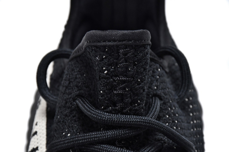 🔥🔥🔥Adidas Yeezy Boost 350 V2 Black White