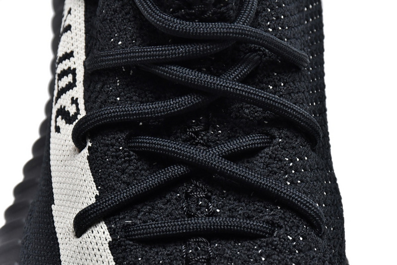 🔥🔥🔥Adidas Yeezy Boost 350 V2 Black White