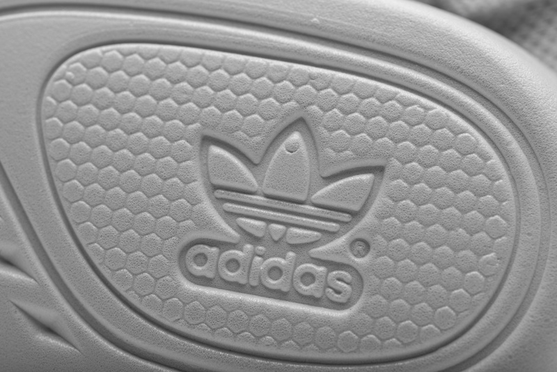 🔥🔥🔥Adidas Yeezy Boost 350 V2 Zebra 