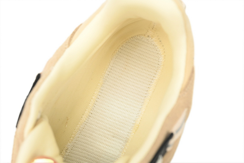 Moncler Trailgrip Leather Black