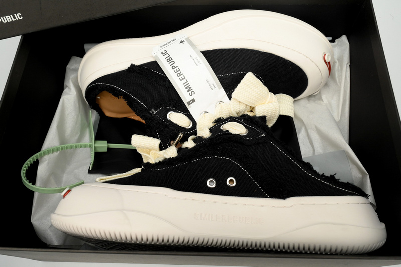 Smilerepublic  Black Coarse Canvas Slipper