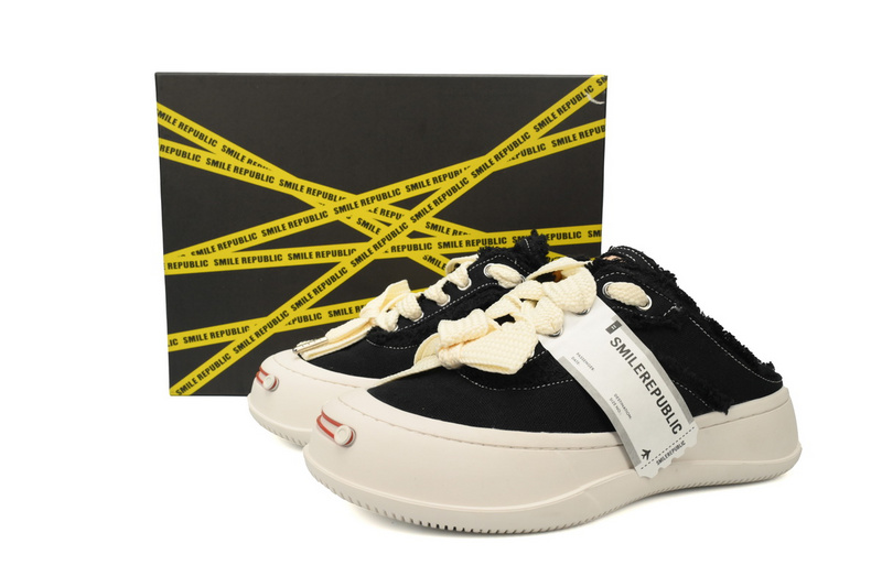 Smilerepublic  Black Coarse Canvas Slipper