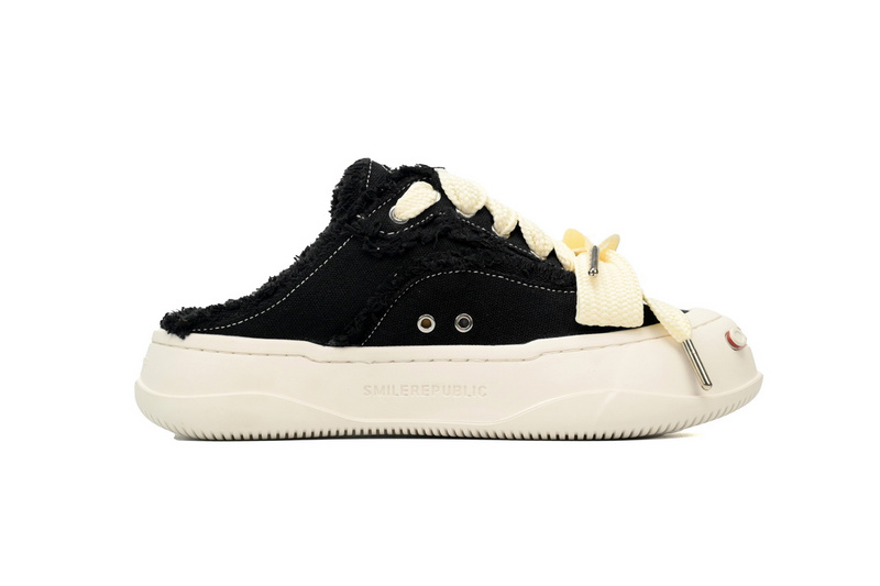 Smilerepublic  Black Coarse Canvas Slipper