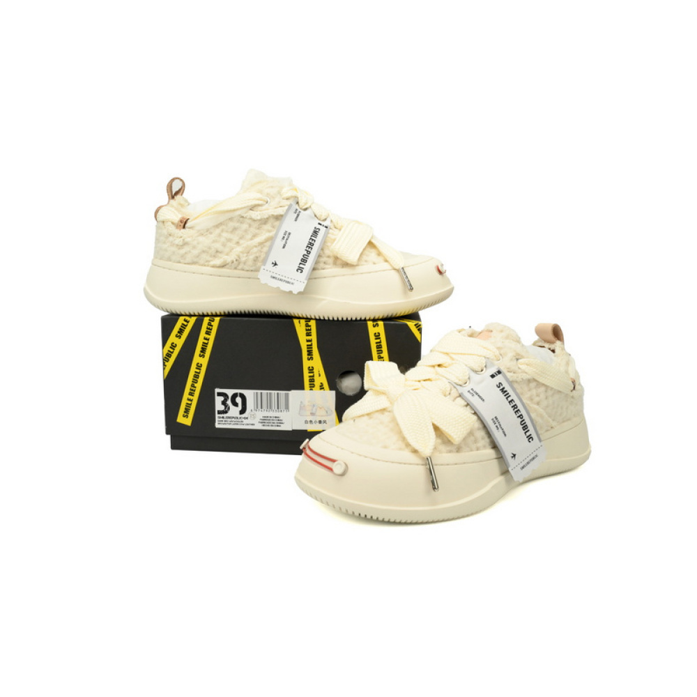 Smilerepublic White Canvas
