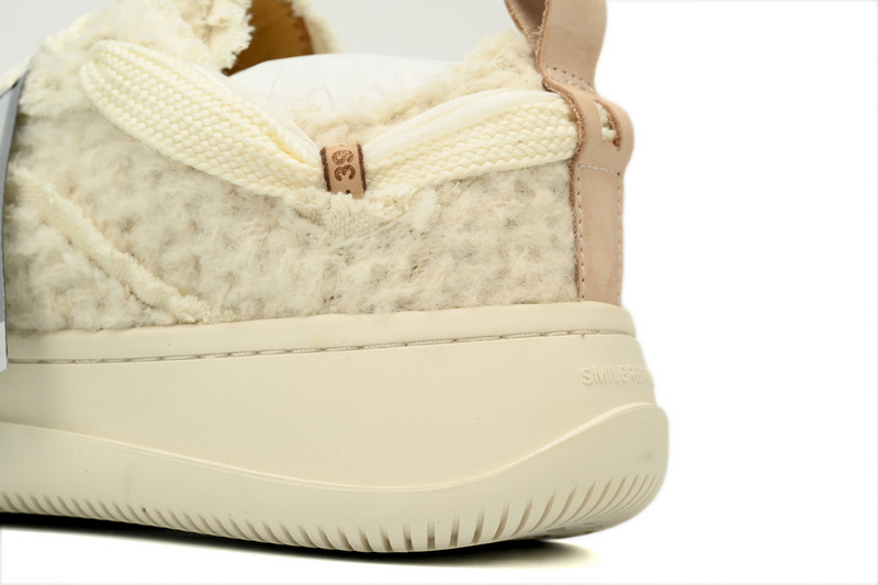 Smilerepublic White Canvas