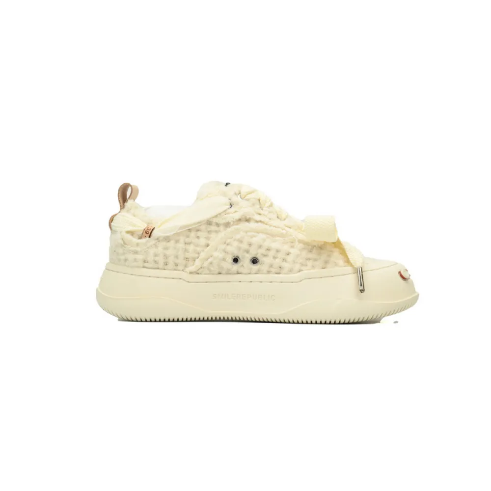Smilerepublic White Canvas
