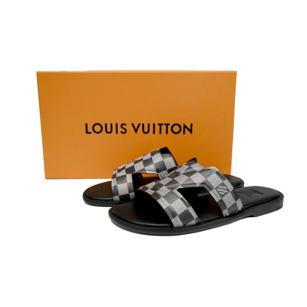 LOUIS VUITTON Oasis Black And White Checkerboard