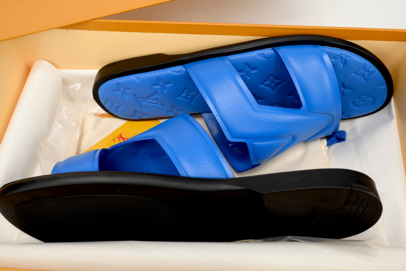 LOUIS VUITTON Oasis Blue Leather Surface