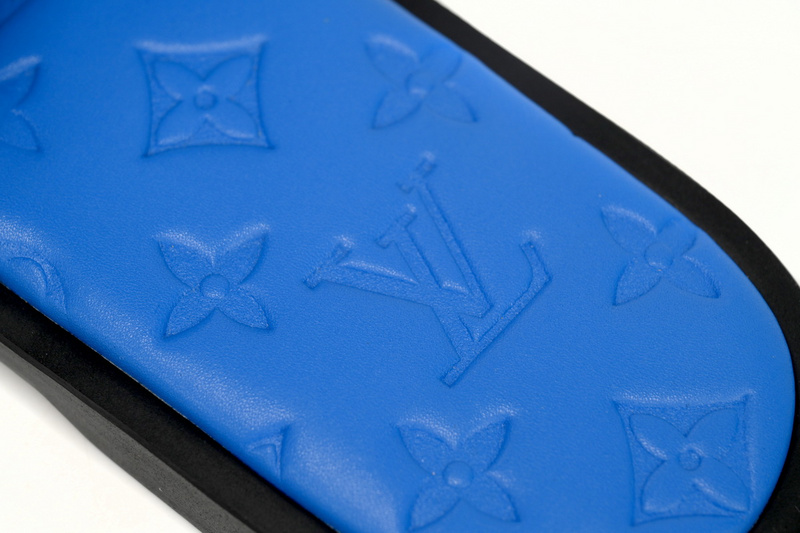 LOUIS VUITTON Oasis Blue Leather Surface