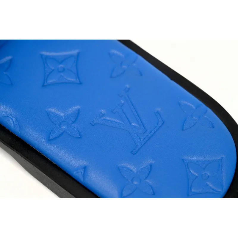 LOUIS VUITTON Oasis Blue Leather Surface