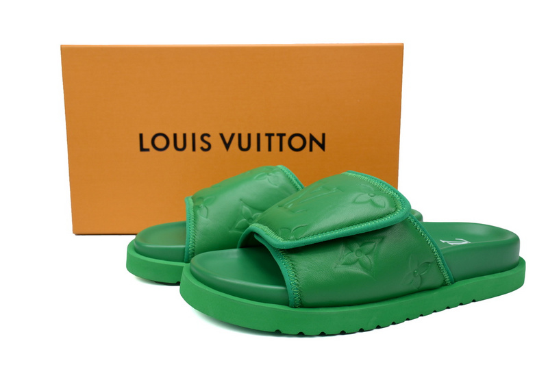 LOUIS VUITTON Miami Green Leather Surface