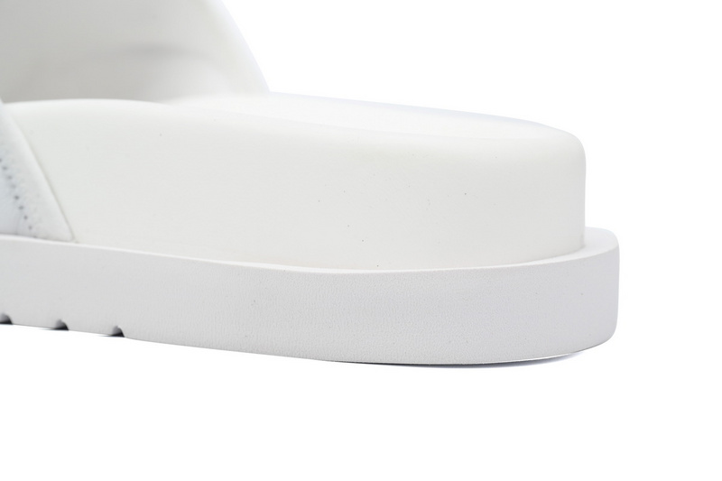 LOUIS VUITTON Miami White Leather Surface