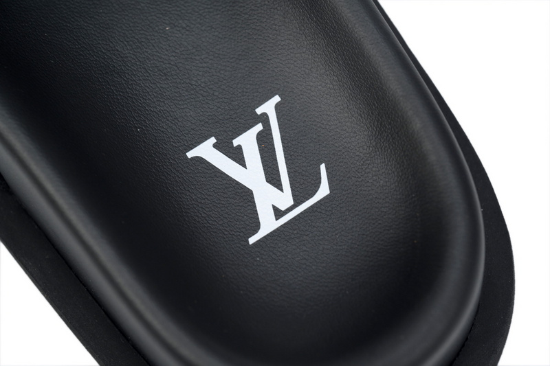 LOUIS VUITTON Miami Black Leather Surface