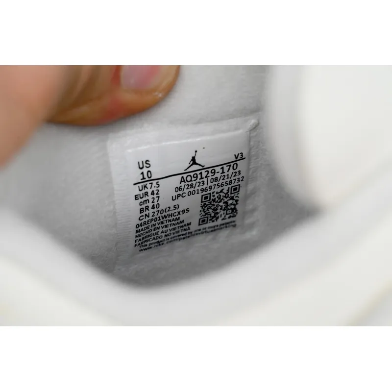 Q4 Batch Nike Air Jordan 4 WMNS "Sail"