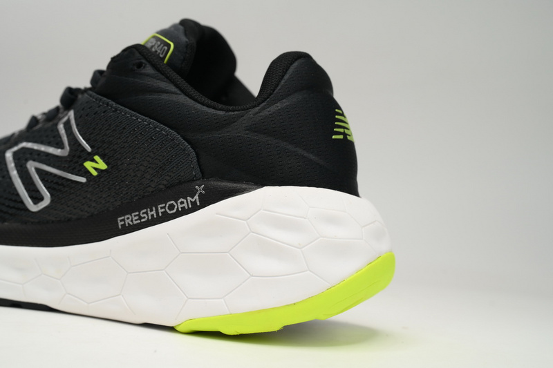 New Balance NB Fresh Foam X840 Fluorescent Green