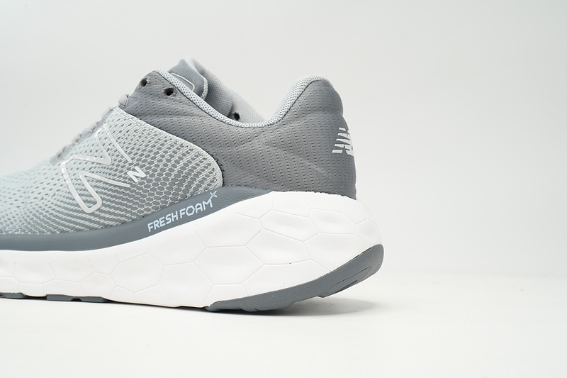 New Balance NB Fresh Foam X840 Gray white