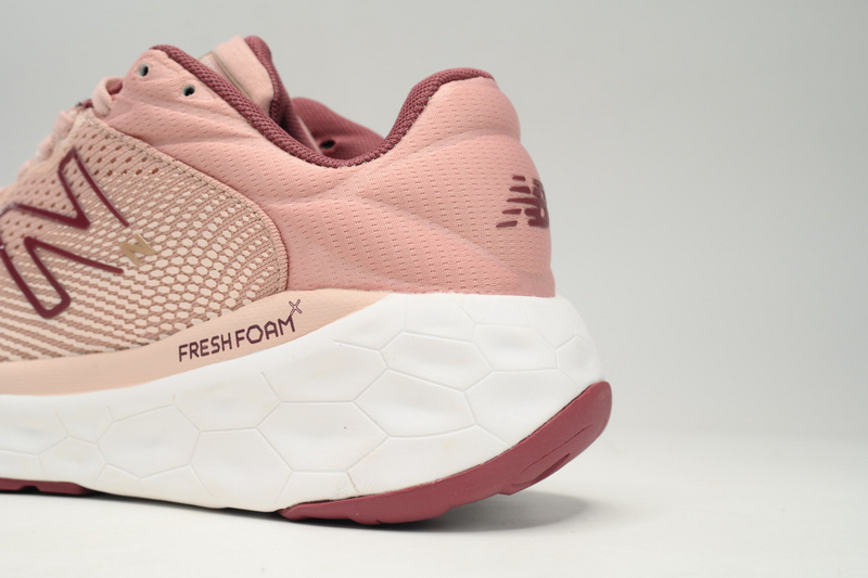 New Balance NB Fresh Foam X840 Pink