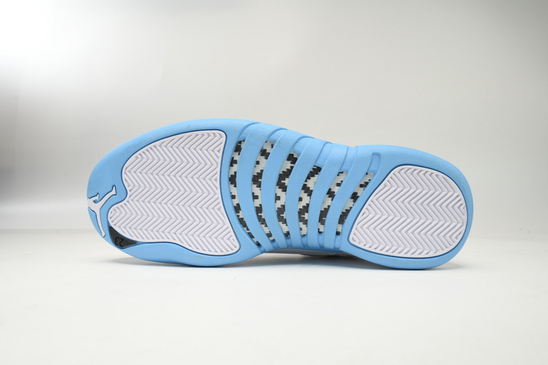 DJ  Air Jordan 12 Retro ‘UNC’