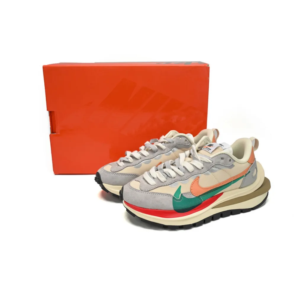 Sacai x Nike VaporWaffle 3.0 Beige orange color