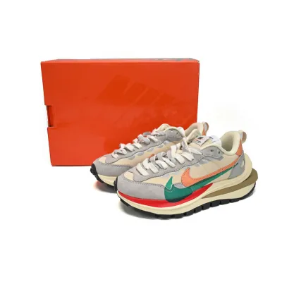 Sacai x Nike VaporWaffle 3.0 Beige orange color 02