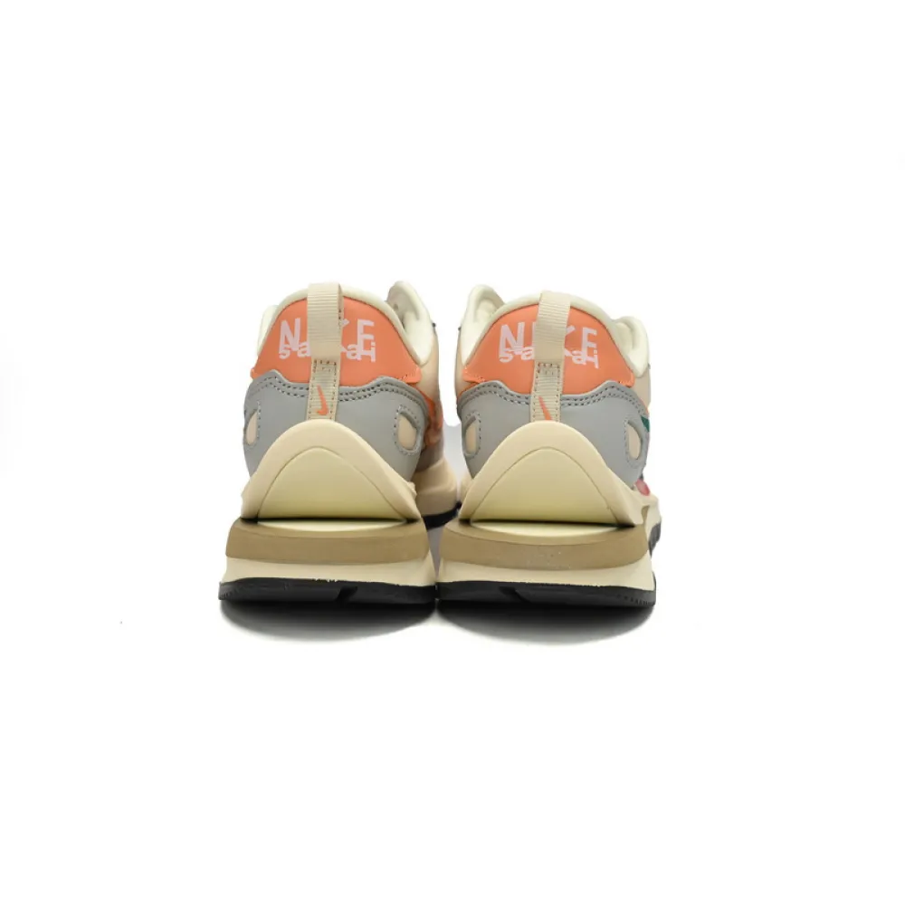 Sacai x Nike VaporWaffle 3.0 Beige orange color