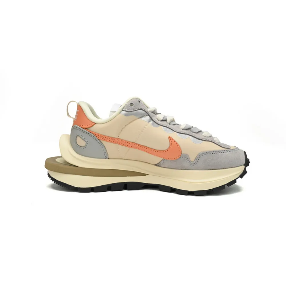 Sacai x Nike VaporWaffle 3.0 Beige orange color