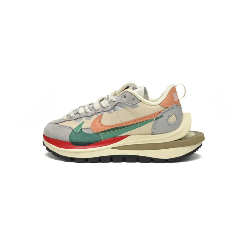 Sacai x Nike VaporWaffle 3.0 Beige orange color