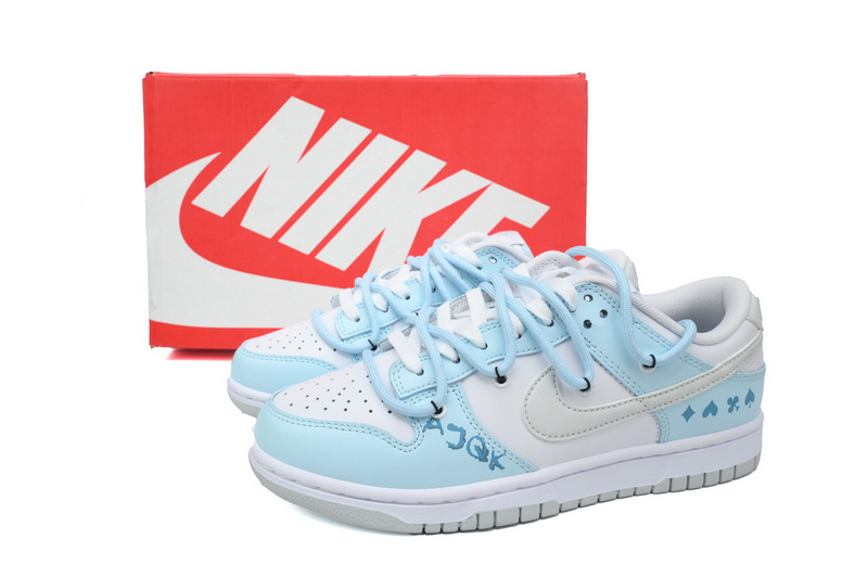 Nike Dunk Low UNC