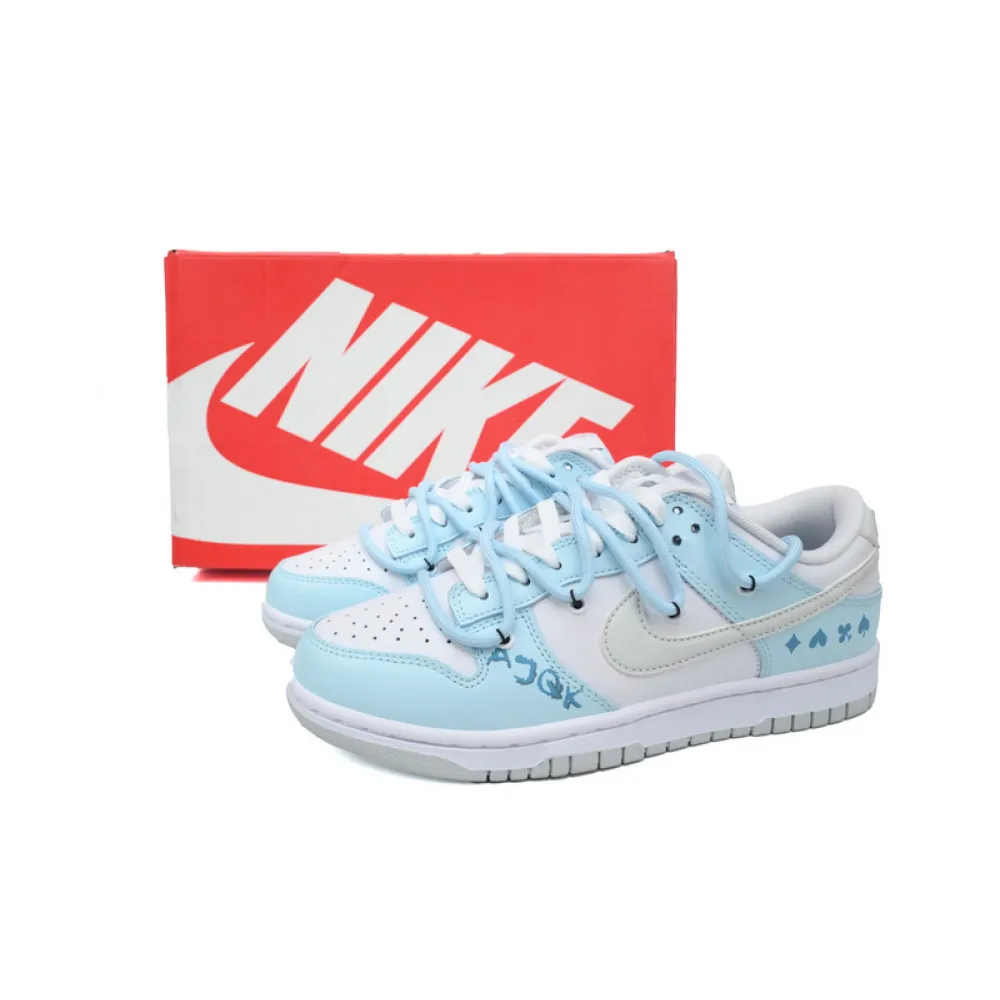 Nike Dunk Low UNC