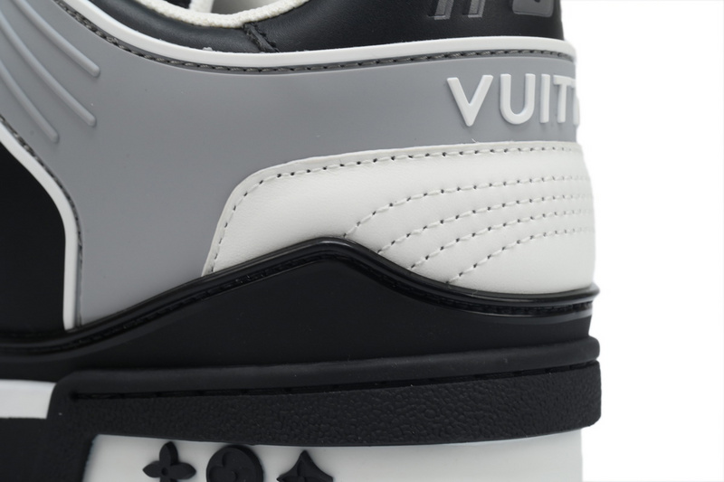 Louis Vuitton Trainer Black