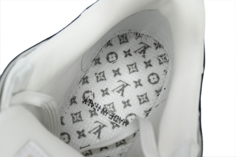 Louis Vuitton Trainer Black and White