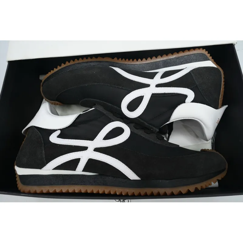 LOEWE Flow Runner Black and White