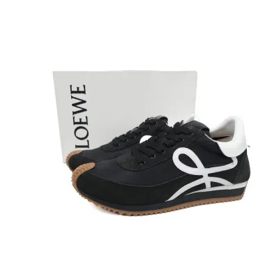 LOEWE Flow Runner Black and White 02