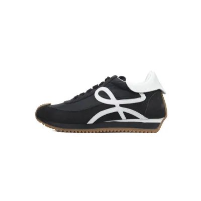 LOEWE Flow Runner Black and White 01
