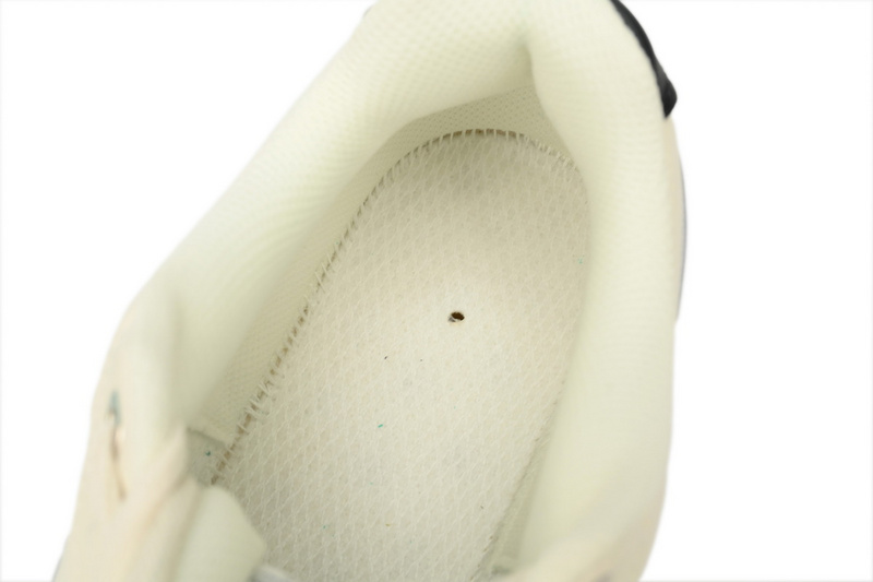 Giày MLB Chunky Liner Low New York Yankees 'Ivory'