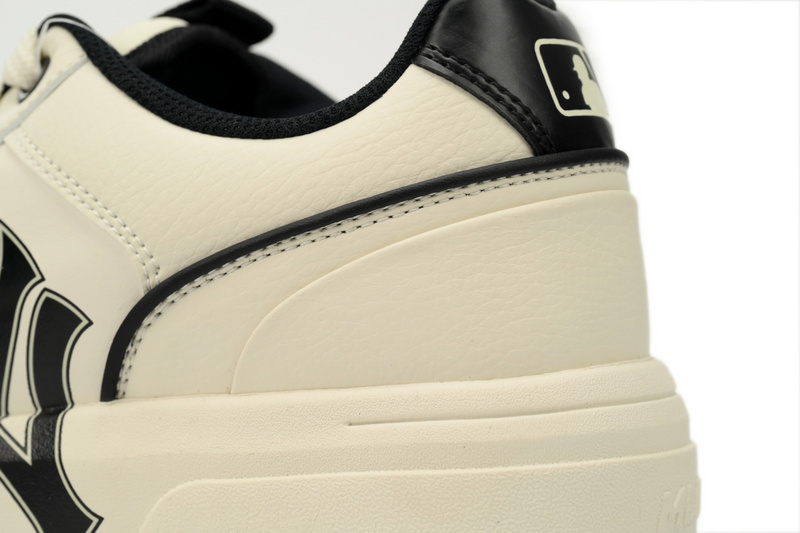 Giày MLB Chunky Liner White Black