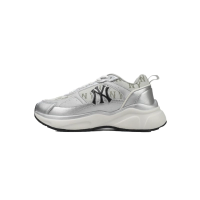 MLB Fast Ball Classic Monogram New York Yankees Sneakers 01