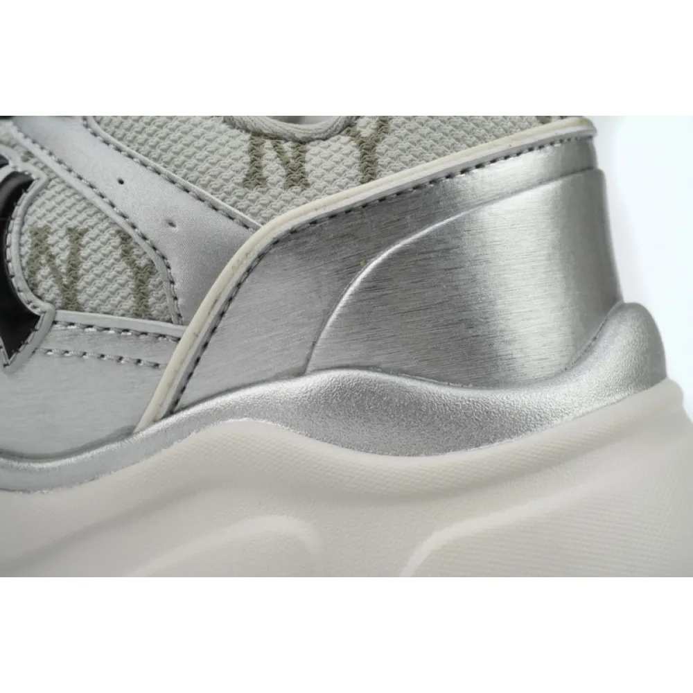 MLB Fast Ball Classic Monogram New York Yankees Sneakers