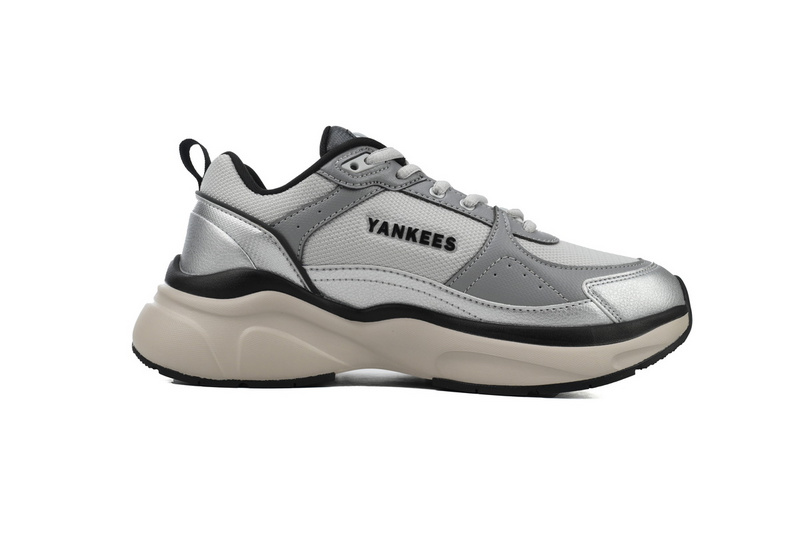 MLB Fast Ball Classic Monogram New York Yankees Sneakers W04