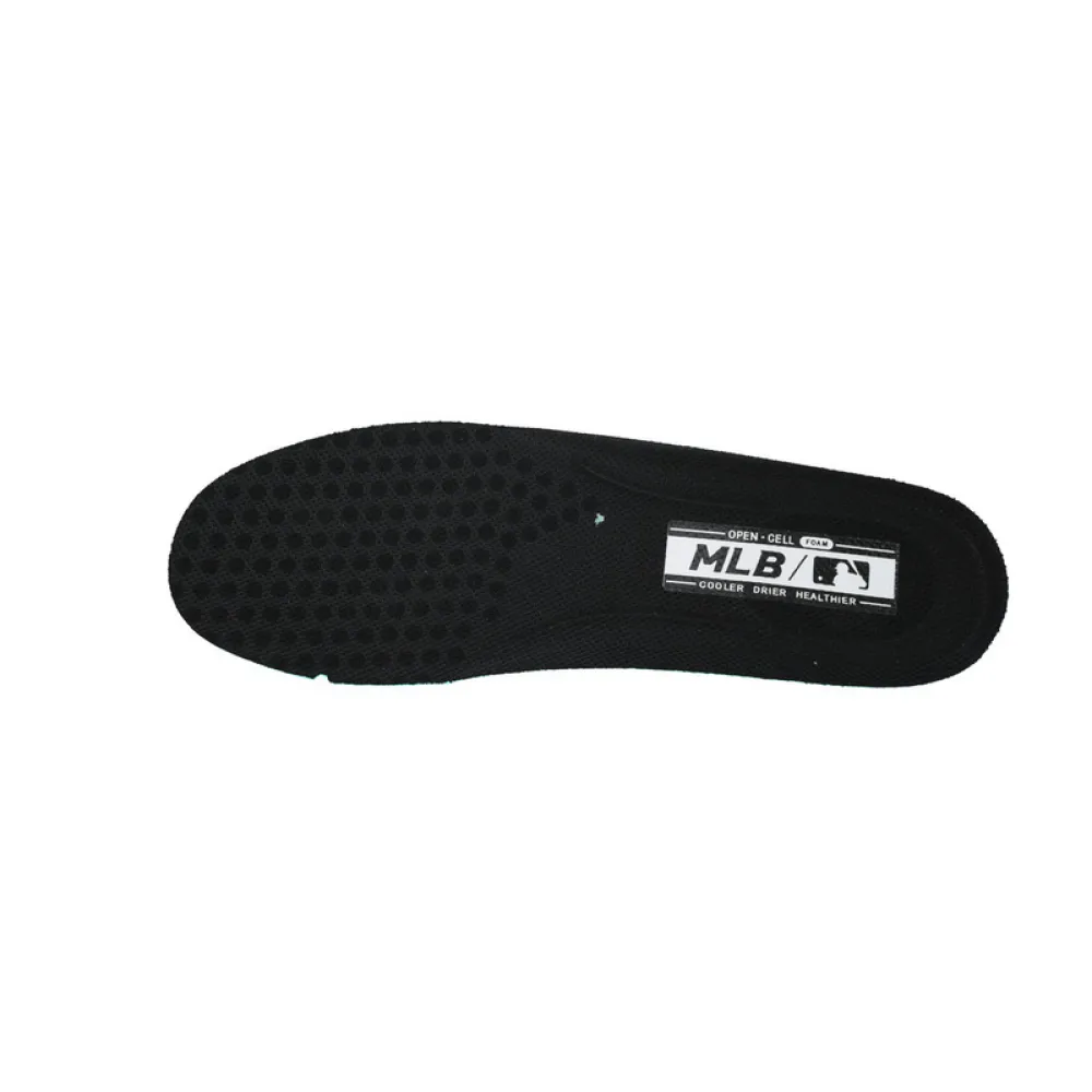 MLB Fast Ball Classic Monogram New York Yankees Sneakers W04