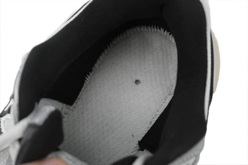 MLB Fast Ball Classic Monogram New York Yankees Sneakers W04