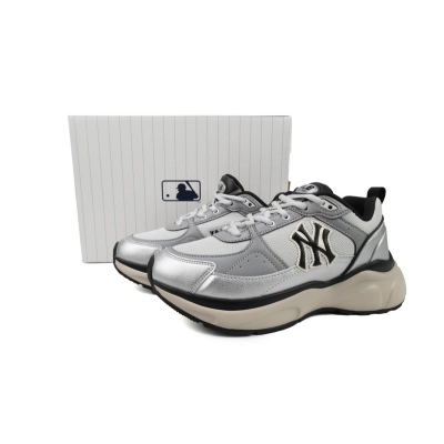 MLB Fast Ball Classic Monogram New York Yankees Sneakers W04 02